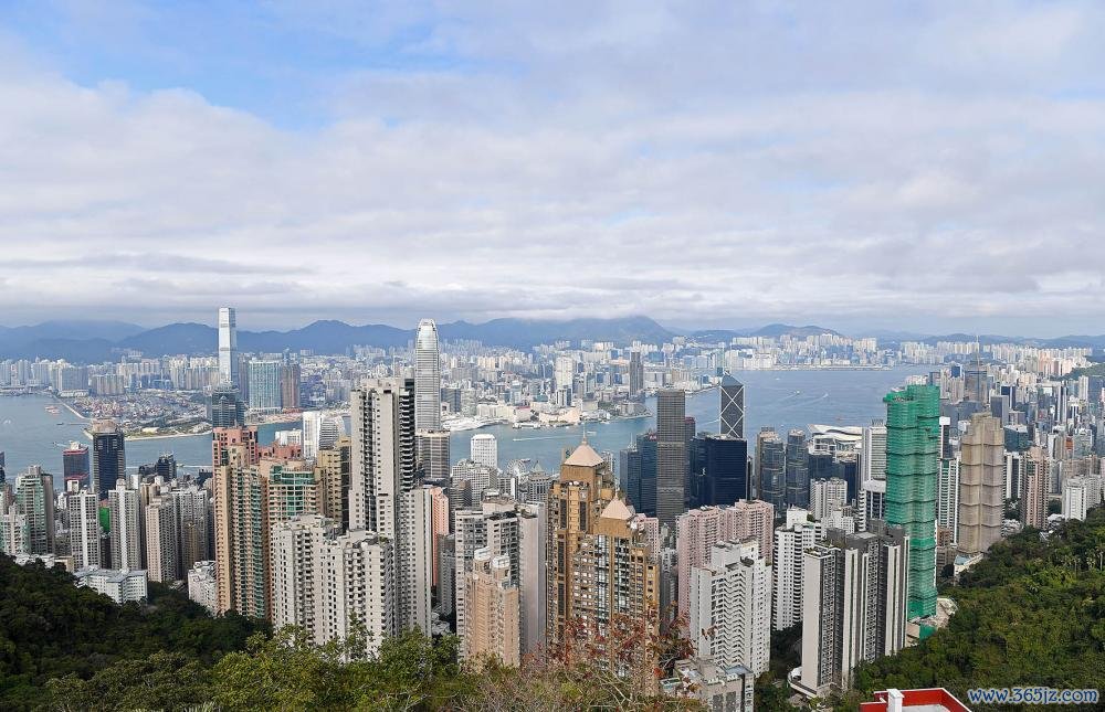 图片开首：新华社